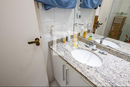 Apartamento à venda com 146m², 3 quartos e 2 vagas Apartamento à venda com 146m², 3 quartos e 2 vagasBanheiro da Suíte 2