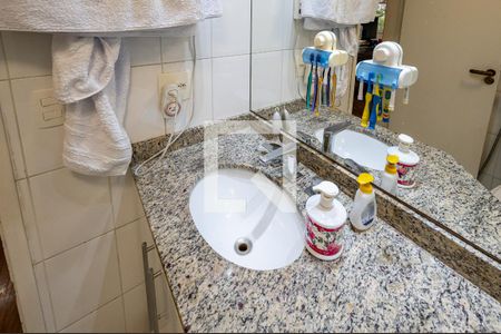 Apartamento à venda com 146m², 3 quartos e 2 vagas Apartamento à venda com 146m², 3 quartos e 2 vagasBanheiro da Suíte 1