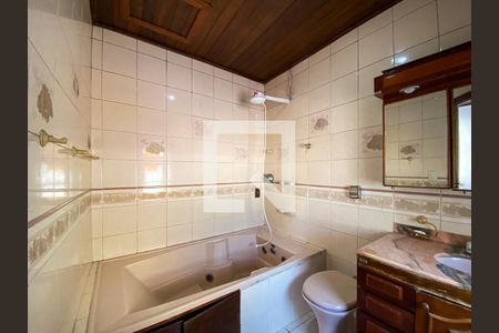 Casa à venda com 380m², 7 quartos e 3 vagasBanheiro 6