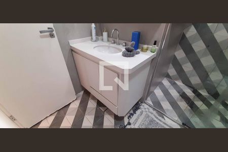 Apartamento à venda com 137m², 2 quartos e 2 vagasBanheiro da Suíte 1