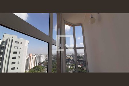 Apartamento à venda com 137m², 2 quartos e 2 vagasEscada