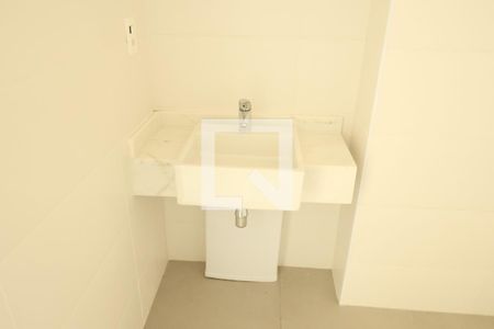 Studio à venda com 70m², 2 quartos e 1 vaga Studio à venda com 70m², 2 quartos e 1 vagaBanheiro
