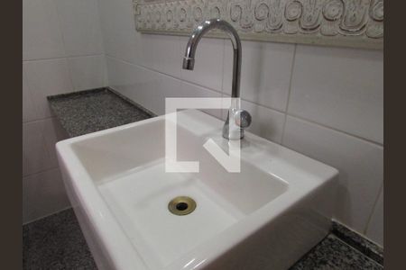 Casa para alugar com 157m², 3 quartos e 2 vagasBanheiro da Suíte