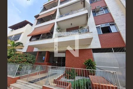 Apartamento à venda com 79m², 2 quartos e 1 vaga Apartamento à venda com 79m², 2 quartos e 1 vagaFachada