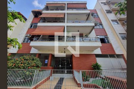Apartamento à venda com 79m², 2 quartos e 1 vaga Apartamento à venda com 79m², 2 quartos e 1 vagaFachada