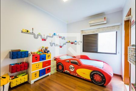 Casa à venda com 280m², 4 quartos e 4 vagas