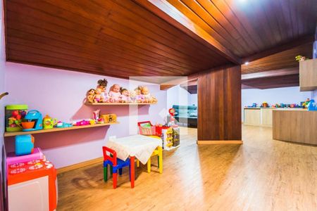 Casa à venda com 280m², 4 quartos e 4 vagas
