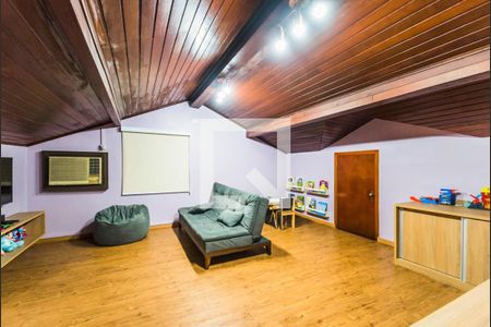 Casa à venda com 280m², 4 quartos e 4 vagas