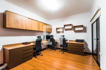 Casa à venda com 280m², 4 quartos e 4 vagas