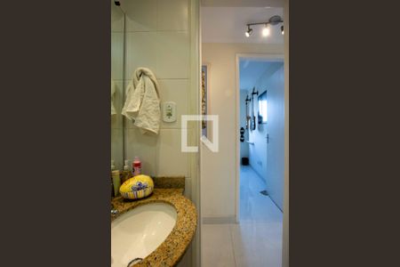 Apartamento à venda com 72m², 3 quartos e 2 vagasBanheiro Social