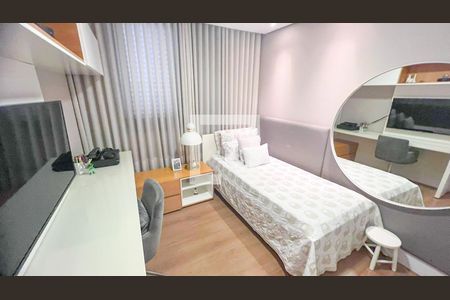 Apartamento à venda com 147m², 4 quartos e 4 vagasQuarto