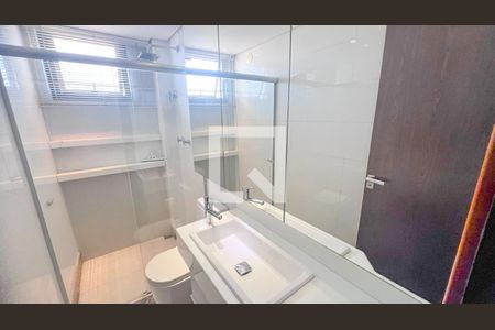 Apartamento à venda com 147m², 4 quartos e 4 vagasBanheiro 