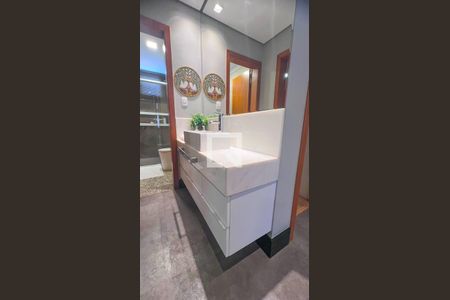 Apartamento à venda com 147m², 4 quartos e 4 vagasBanheiro 