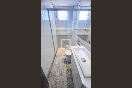 Apartamento à venda com 147m², 4 quartos e 4 vagasBanheiro 