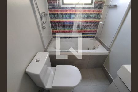 Apartamento à venda com 209m², 1 quarto e 3 vagas Apartamento à venda com 209m², 1 quarto e 3 vagasBanheiro