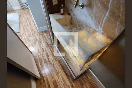 Apartamento à venda com 209m², 1 quarto e 3 vagas Apartamento à venda com 209m², 1 quarto e 3 vagasBanheiro 2