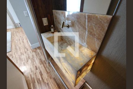 Apartamento à venda com 209m², 1 quarto e 3 vagas Apartamento à venda com 209m², 1 quarto e 3 vagasBanheiro 2