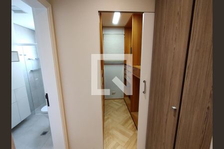 Apartamento à venda com 209m², 1 quarto e 3 vagas Apartamento à venda com 209m², 1 quarto e 3 vagasCloset