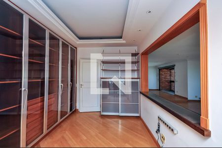 Apartamento à venda com 240m², 4 quartos e 5 vagas Apartamento à venda com 240m², 4 quartos e 5 vagasSala de TV