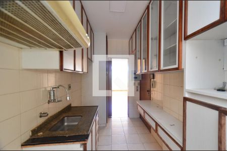 Apartamento à venda com 95m², 3 quartos e 2 vagasCozinha 