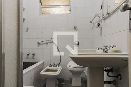 Apartamento à venda com 74m², 2 quartos e sem vaga Apartamento à venda com 74m², 2 quartos e sem vagaBanheiro Social