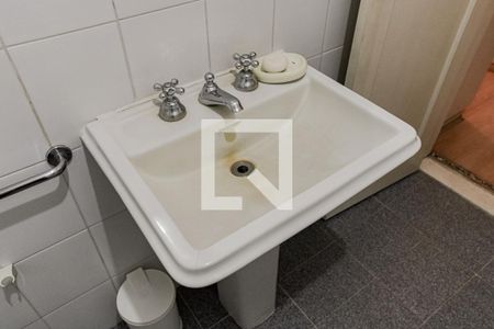 Apartamento à venda com 74m², 2 quartos e sem vaga Apartamento à venda com 74m², 2 quartos e sem vagaBanheiro Social