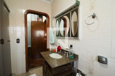 Casa à venda com 350m², 3 quartos e 3 vagasBanheiro da Suíte