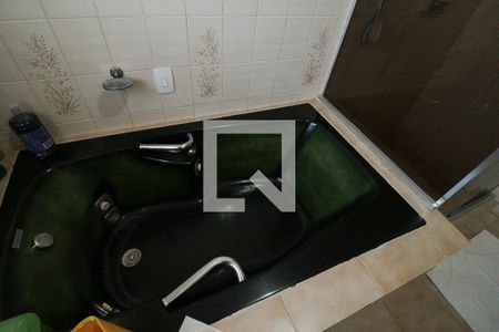 Casa à venda com 350m², 3 quartos e 3 vagasBanheiro da Suíte