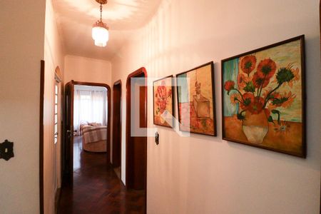 Casa à venda com 350m², 3 quartos e 3 vagasCorredor