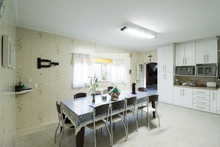 Casa à venda com 350m², 3 quartos e 3 vagasCozinha