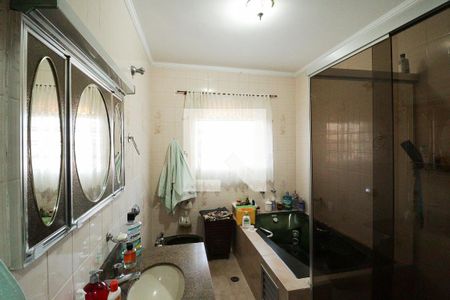 Casa à venda com 350m², 3 quartos e 3 vagasBanheiro da Suíte