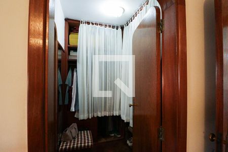 Casa à venda com 350m², 3 quartos e 3 vagasSuíte