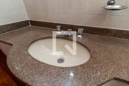 Apartamento à venda com 60m², 1 quarto e sem vagaBanheiro da Suíte