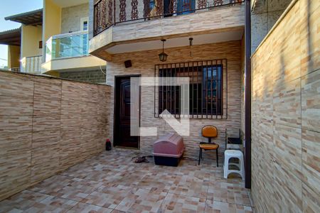 Casa à venda com 100m², 2 quartos e 1 vaga Casa à venda com 100m², 2 quartos e 1 vagaquintal - frente