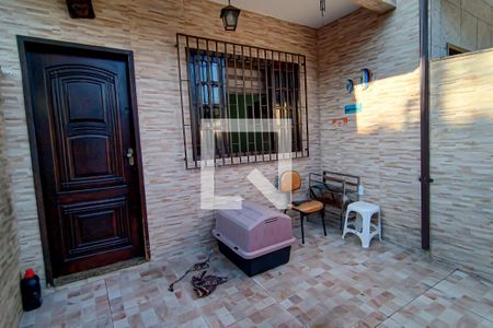 Casa à venda com 100m², 2 quartos e 1 vaga Casa à venda com 100m², 2 quartos e 1 vagaquintal - frente