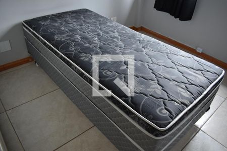 Quarto 2 de apartamento para alugar com 2 quartos, 70m² em Ahú, Curitiba