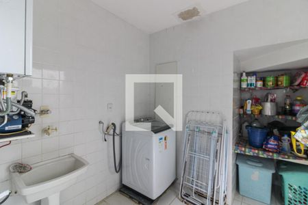 Casa de condomínio à venda com 265m², 4 quartos e 4 vagas Casa de condomínio à venda com 265m², 4 quartos e 4 vagasÁrea de Serviço