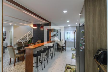 Casa de condomínio à venda com 265m², 4 quartos e 4 vagas Casa de condomínio à venda com 265m², 4 quartos e 4 vagasCozinha