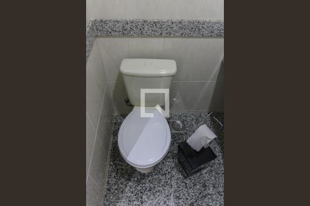 Casa de condomínio à venda com 265m², 4 quartos e 4 vagas Casa de condomínio à venda com 265m², 4 quartos e 4 vagasLavabo