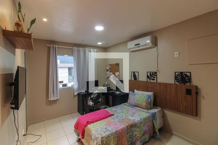 Casa de condomínio à venda com 265m², 4 quartos e 4 vagas Casa de condomínio à venda com 265m², 4 quartos e 4 vagasSuíte 2