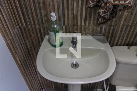 Casa de condomínio à venda com 265m², 4 quartos e 4 vagas Casa de condomínio à venda com 265m², 4 quartos e 4 vagasLavabo área externa