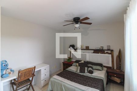 Casa de condomínio à venda com 265m², 4 quartos e 4 vagas Casa de condomínio à venda com 265m², 4 quartos e 4 vagasQuarto 2