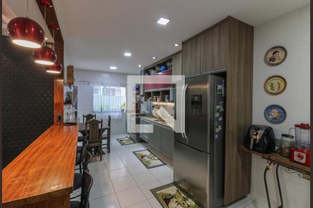 Casa de condomínio à venda com 265m², 4 quartos e 4 vagas Casa de condomínio à venda com 265m², 4 quartos e 4 vagasCozinha