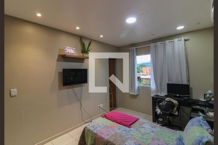 Casa de condomínio à venda com 265m², 4 quartos e 4 vagas Casa de condomínio à venda com 265m², 4 quartos e 4 vagasSuíte 2