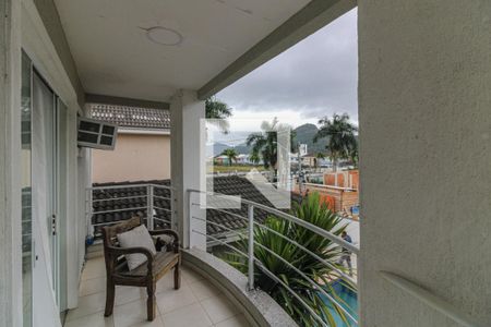 Casa de condomínio à venda com 265m², 4 quartos e 4 vagas Casa de condomínio à venda com 265m², 4 quartos e 4 vagasQuarto 1 - Varanda