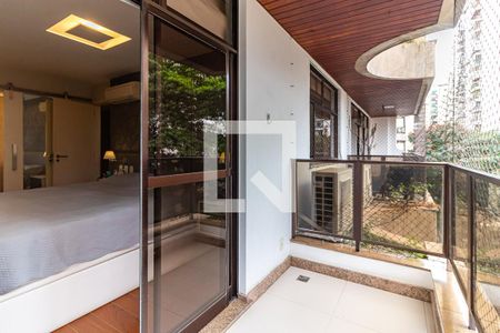 Apartamento à venda com 160m², 4 quartos e 2 vagas Apartamento à venda com 160m², 4 quartos e 2 vagasVaranda da Suíte