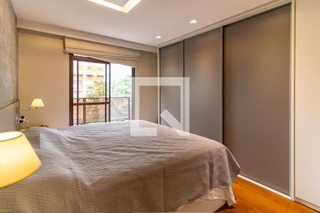 Apartamento à venda com 160m², 4 quartos e 2 vagas Apartamento à venda com 160m², 4 quartos e 2 vagasSuíte