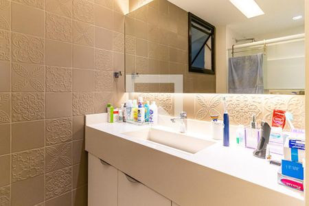 Apartamento à venda com 160m², 4 quartos e 2 vagas Apartamento à venda com 160m², 4 quartos e 2 vagasBanheiro Suíte