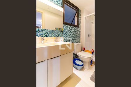 Apartamento à venda com 160m², 4 quartos e 2 vagas Apartamento à venda com 160m², 4 quartos e 2 vagasBanheiro Suíte 2