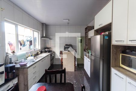 Casa à venda com 158m², 3 quartos e 2 vagas Casa à venda com 158m², 3 quartos e 2 vagasCozinha